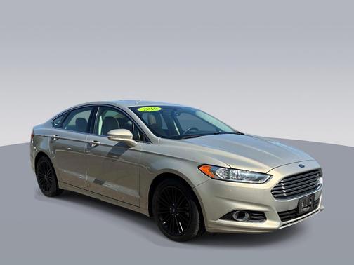 Tan 2015 Ford Fusion SE