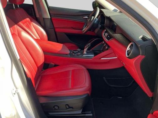 2019 Alfa Romeo Stelvio Base