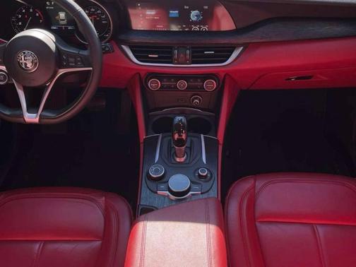 2019 Alfa Romeo Stelvio Base