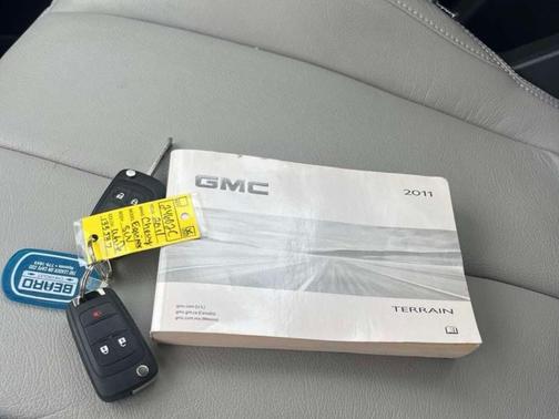 Summit White 2011 Chevrolet Equinox LS
