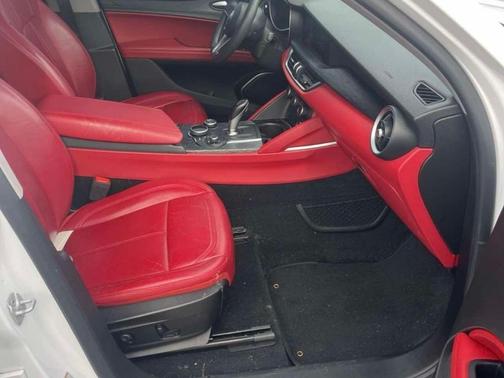 2019 Alfa Romeo Stelvio Base