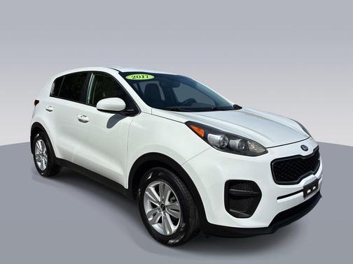 Clear White 2017 Kia Sportage LX
