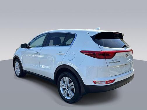 Clear White 2017 Kia Sportage LX