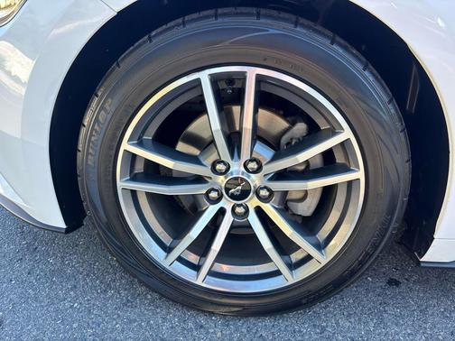 2017 Ford Mustang EcoBoost Premium