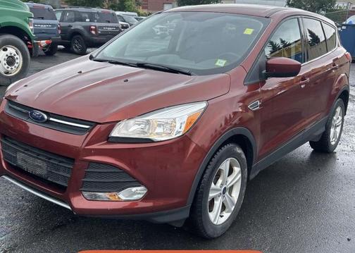 Ruby Red Metallic Tinted Clearcoat 2016 Ford Escape SE