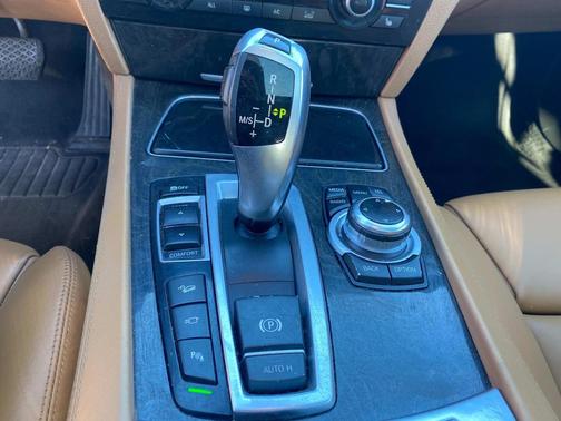 2013 BMW 750 i xDrive