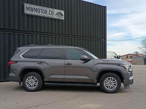 Magnetic Gray Metallic 2024 Toyota Sequoia SR5