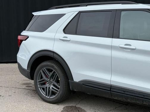 Space White Metallic 2026 Ford Explorer ST