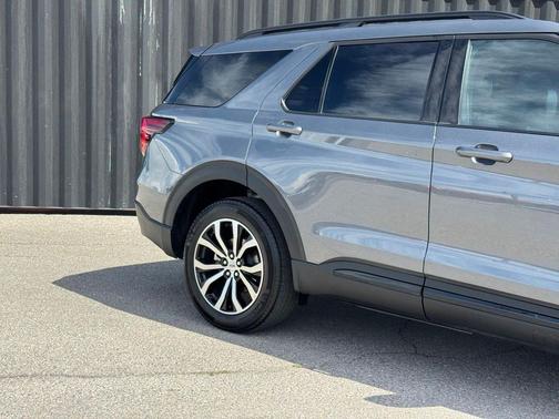 Gray Metallic 2026 Ford Explorer ST-Line