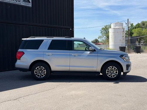 Iconic Silver Metallic 2024 Ford Expedition Limited