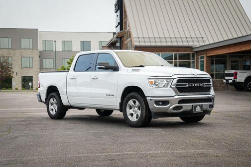 Bright White Clearcoat 2022 RAM 1500 Big Horn/Lone Star