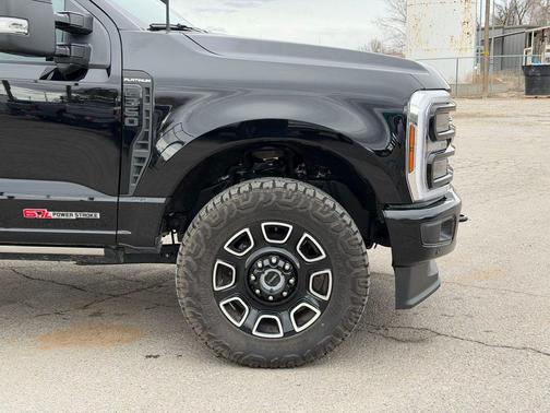 Agate Black Metallic 2025 Ford F-350 Platinum