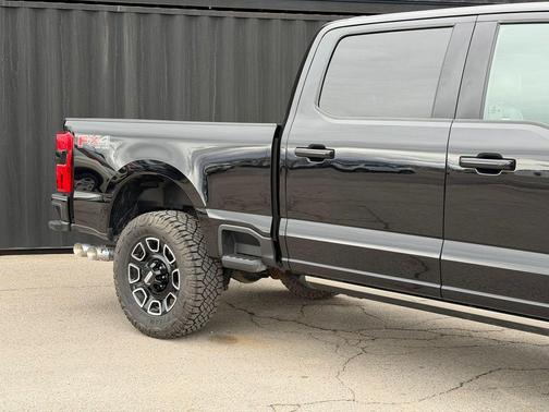 Agate Black Metallic 2025 Ford F-350 Platinum