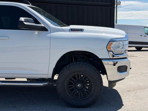 Bright White Clearcoat 2021 RAM 2500 Big Horn Crew Cab 4x4 6'4' Box