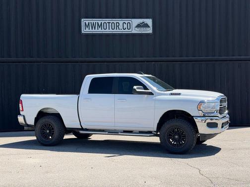 Bright White Clearcoat 2021 RAM 2500 Big Horn Crew Cab 4x4 6'4' Box