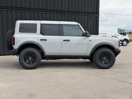 Avalanche Gray 2026 Ford Bronco Badlands