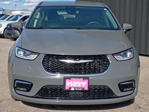 Ceramic Gray Clearcoat 2023 Chrysler Pacifica Touring L