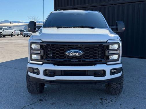 Oxford White 2024 Ford F-250 XL