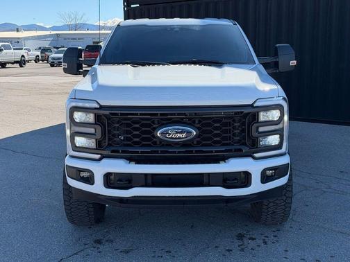 Oxford White 2024 Ford F-250 XL