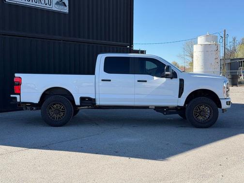 Oxford White 2024 Ford F-250 XL