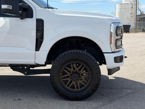 Oxford White 2024 Ford F-250 XL