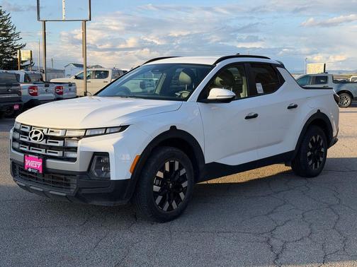 Atlas White 2025 Hyundai SANTA CRUZ SEL
