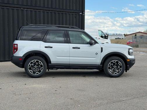 Space White Metallic 2026 Ford Bronco Sport Outer Banks