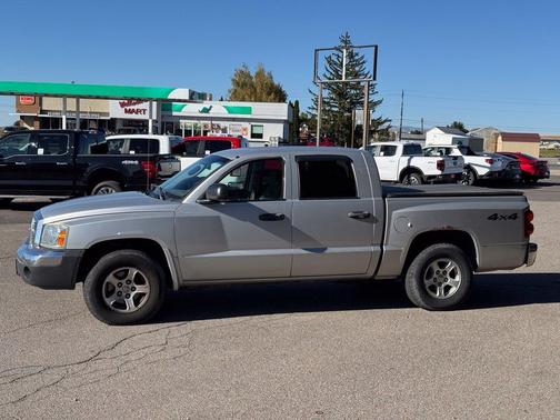 Bright Silver Metallic 2005 Dodge Dakota SLT Quad Cab