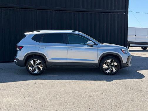 Gray 2025 Volkswagen Taos 1.5T SE