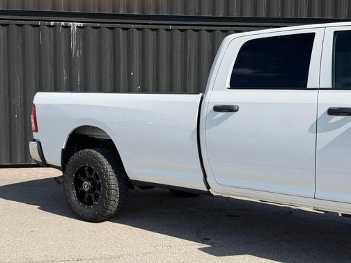 Bright White Clearcoat 2022 RAM 3500 Tradesman Crew Cab 4x4 8' Box