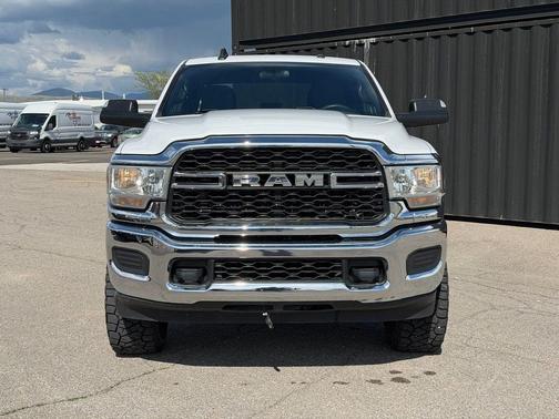 Bright White Clearcoat 2022 RAM 3500 Tradesman Crew Cab 4x4 8' Box