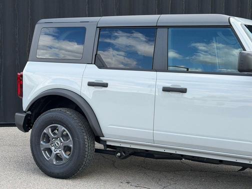 Avalanche Gray 2026 Ford Bronco Big Bend