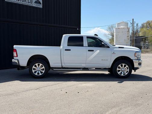 Bright White Clearcoat 2019 RAM 3500 Tradesman Crew Cab 4x4 6'4' Box