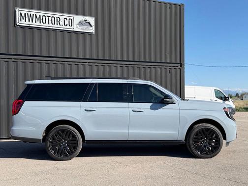 Glacier Gray Metallic TriCoat 2025 Ford Expedition Max Platinum