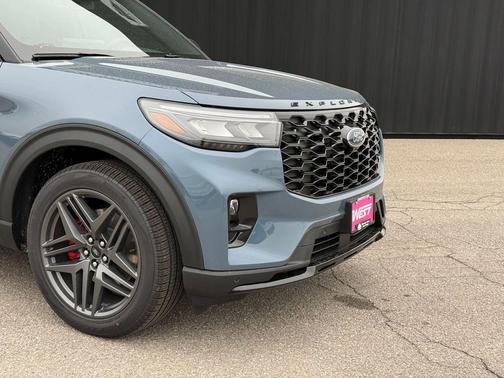 Vapor Blue Metallic 2026 Ford Explorer ST
