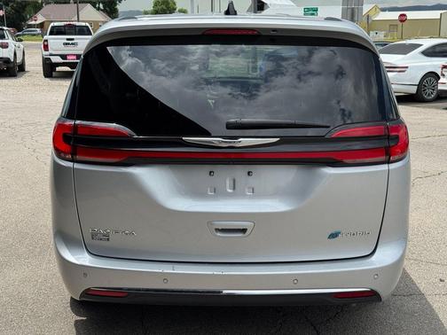 Silver Mist Clearcoat 2023 Chrysler Pacifica Hybrid Touring L