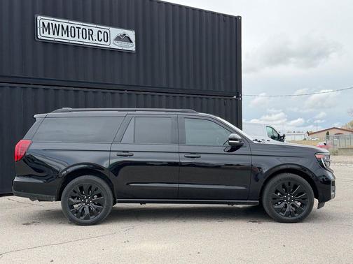 Agate Black Metallic 2025 Ford Expedition Max Platinum