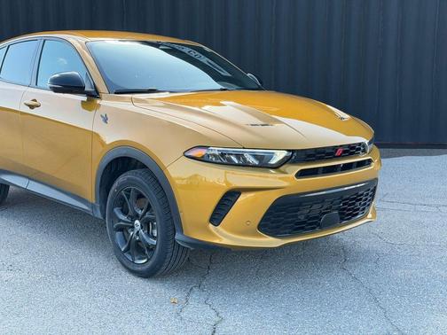 Acapulco Gold 2023 Dodge Hornet GT AWD