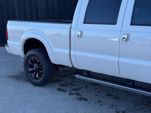 White 2016 Ford F-350 Platinum