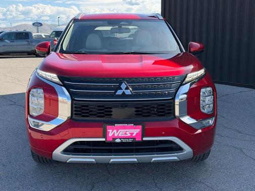 Silver 2024 Mitsubishi Outlander PHEV SEL