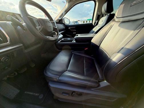 Oxford White 2025 Ford Expedition Max Platinum
