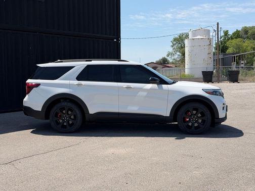 Star White Metallic Tri-Coat 2021 Ford Explorer ST
