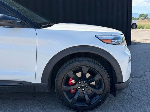Star White Metallic Tri-Coat 2021 Ford Explorer ST