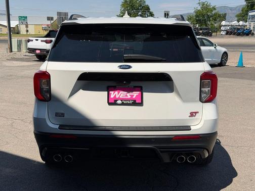Star White Metallic Tri-Coat 2021 Ford Explorer ST