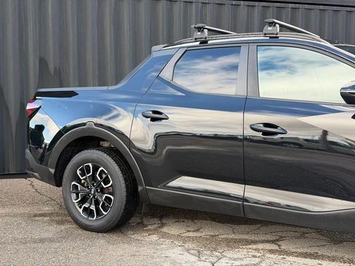 Phantom Black 2023 Hyundai SANTA CRUZ SEL