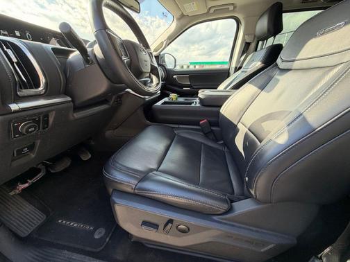 Space Silver Metallic 2025 Ford Expedition Platinum