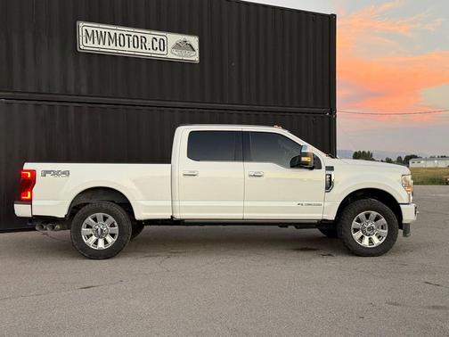 White Metallic 2022 Ford F-250 Platinum