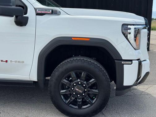 Summit White 2025 GMC Sierra 3500 AT4