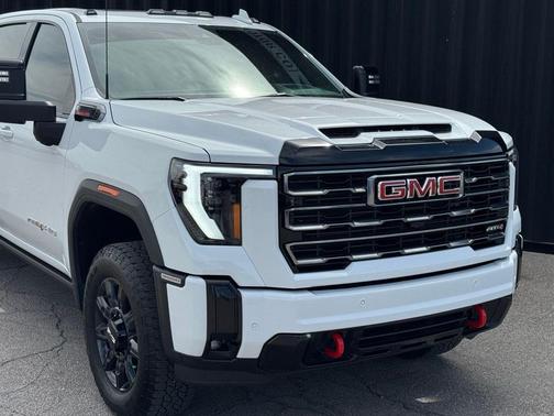 Summit White 2025 GMC Sierra 3500 AT4
