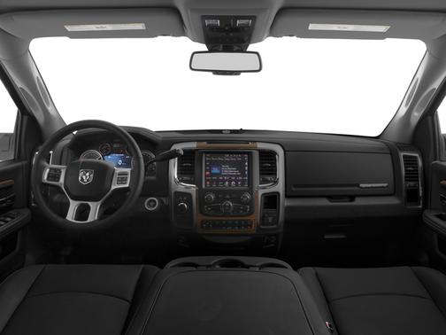 Brilliant Black Crystal Pearlcoat 2017 RAM 3500 Laramie Crew Cab 4x4 6'4' Box